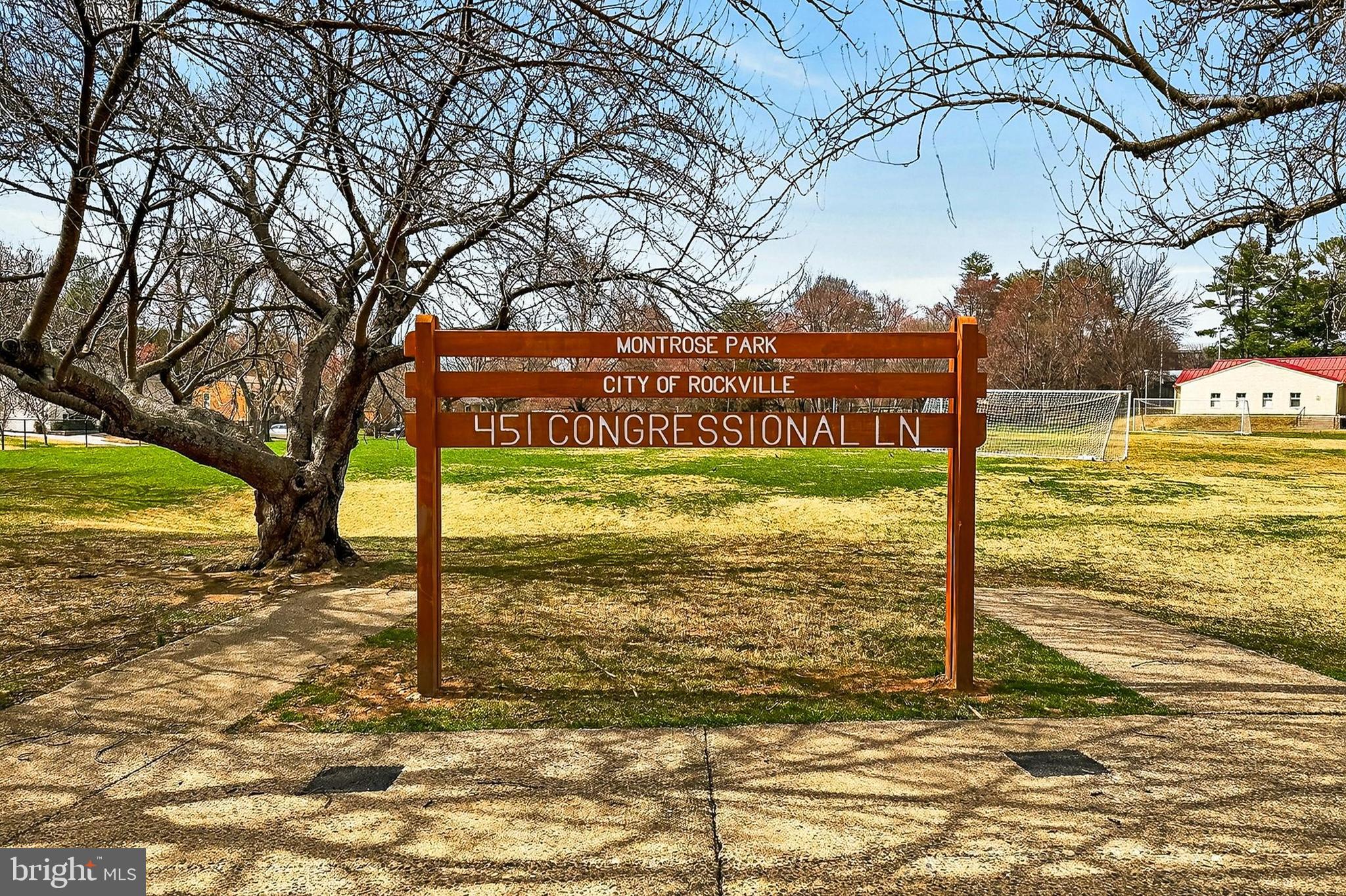 CHAPMAN ROW AT TWINBROOK METRO - Residential
