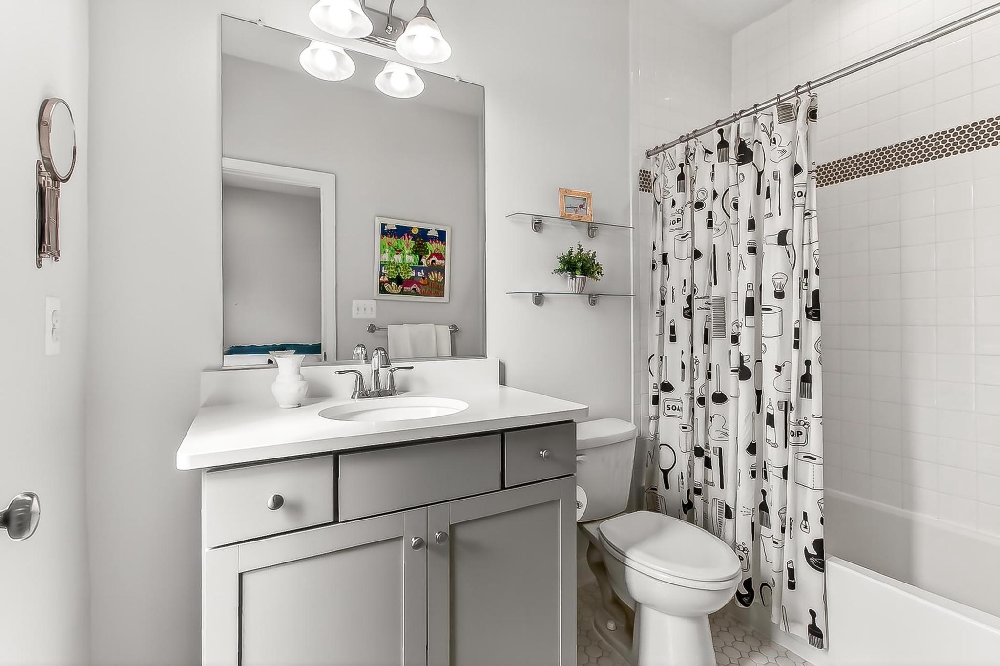 CHAPMAN ROW AT TWINBROOK METRO - Residential