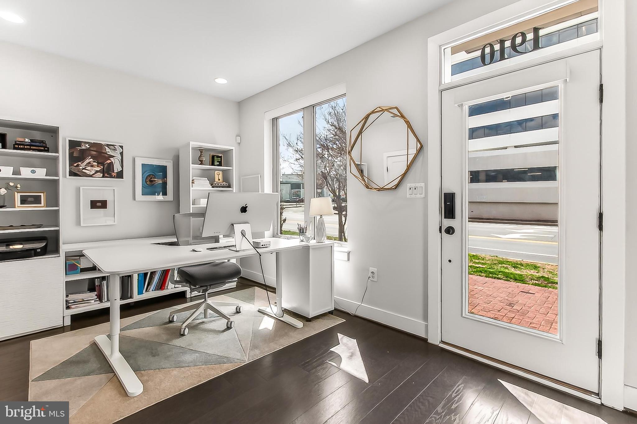 CHAPMAN ROW AT TWINBROOK METRO - Residential