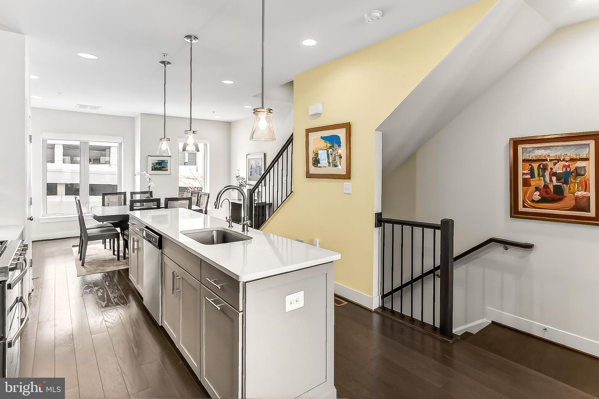 CHAPMAN ROW AT TWINBROOK METRO - Residential