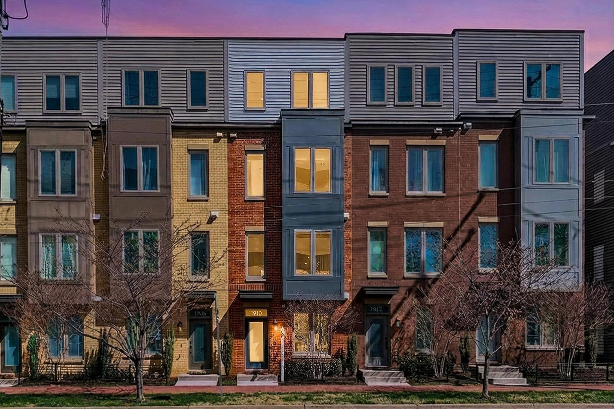 CHAPMAN ROW AT TWINBROOK METRO - Residential
