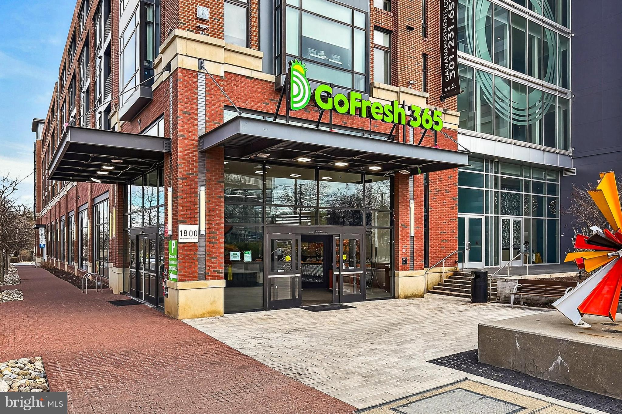 CHAPMAN ROW AT TWINBROOK METRO - Residential