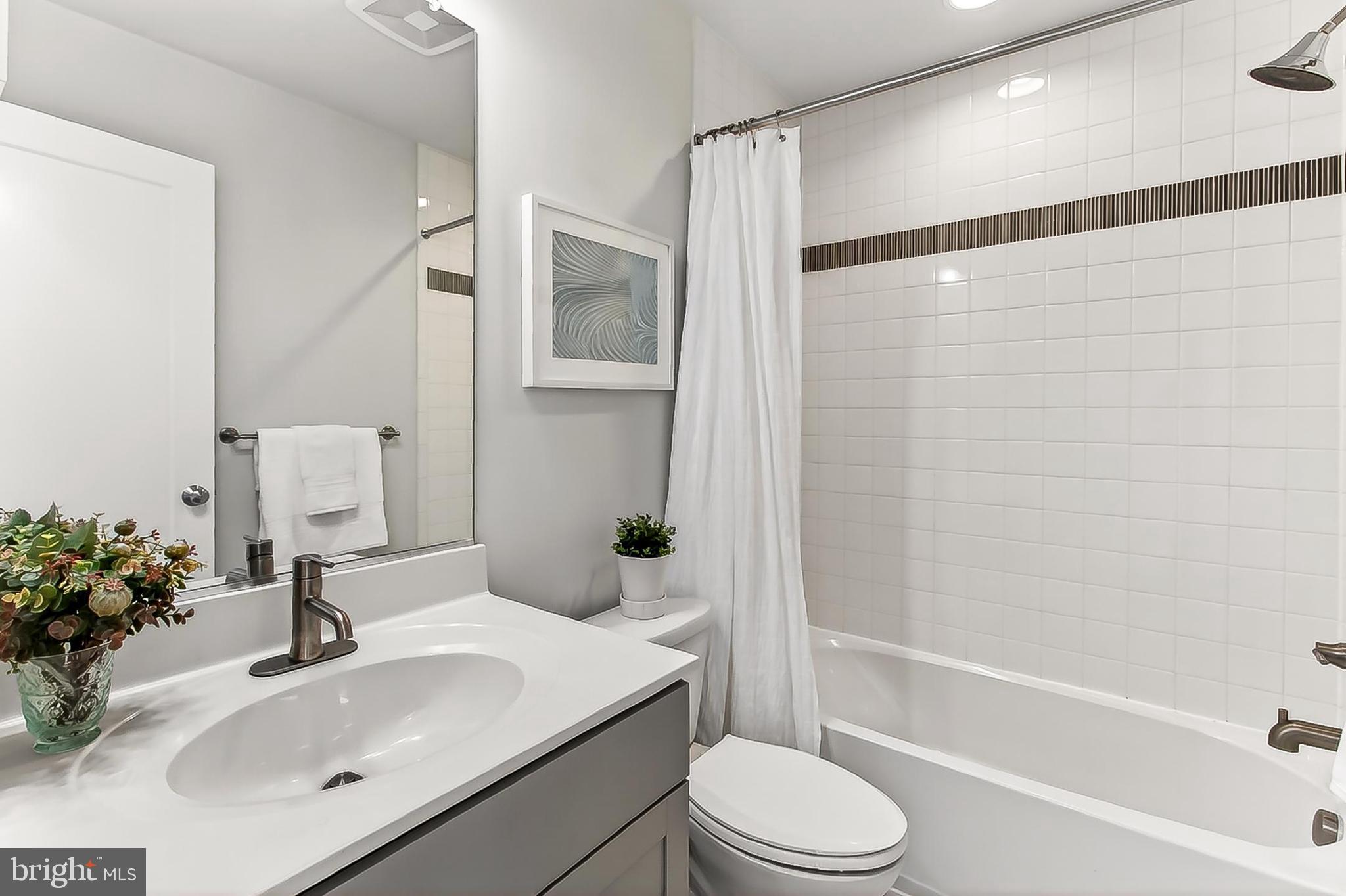 CHAPMAN ROW AT TWINBROOK METRO - Residential