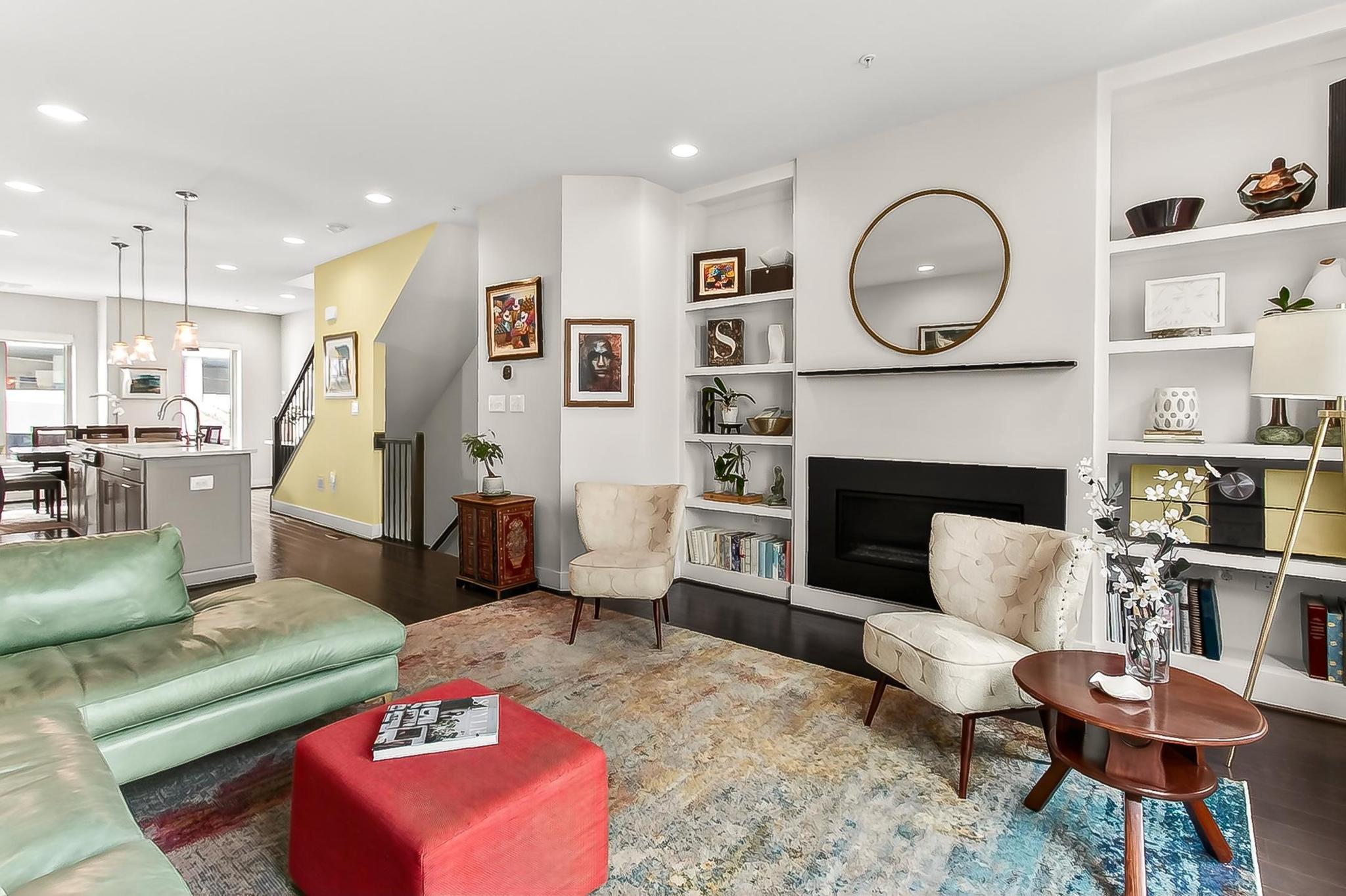 CHAPMAN ROW AT TWINBROOK METRO - Residential