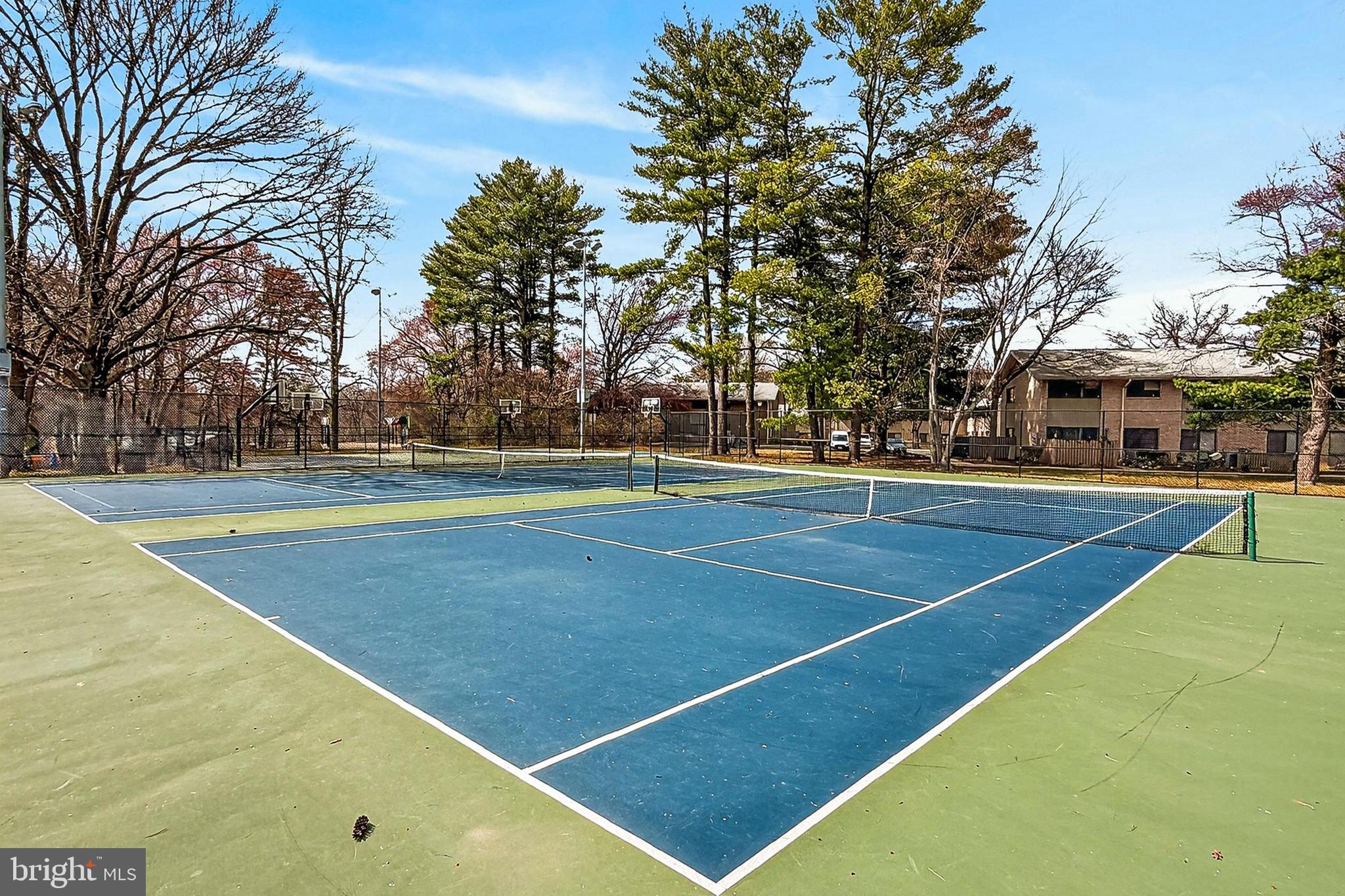 CHAPMAN ROW AT TWINBROOK METRO - Residential