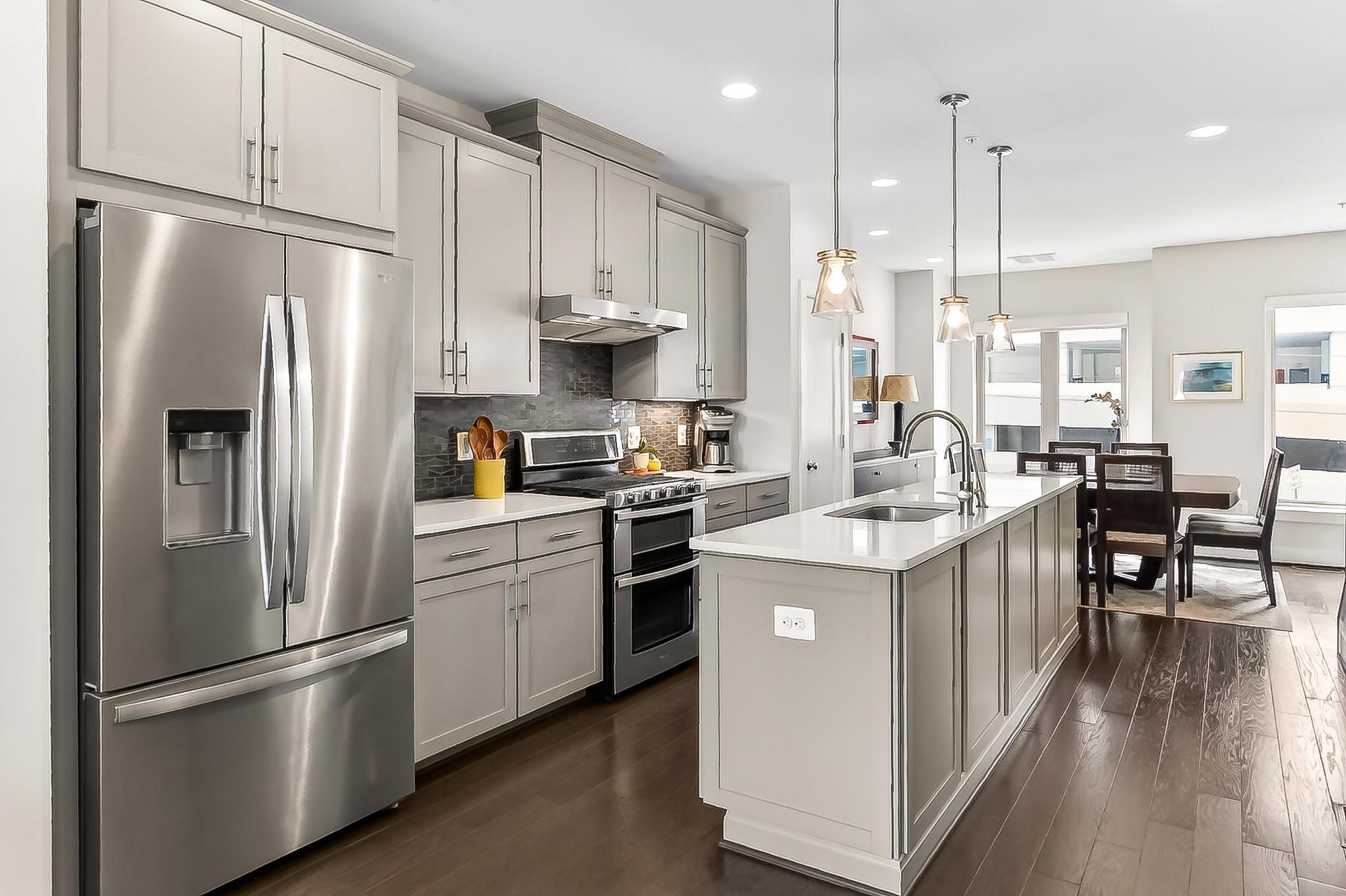 CHAPMAN ROW AT TWINBROOK METRO - Residential