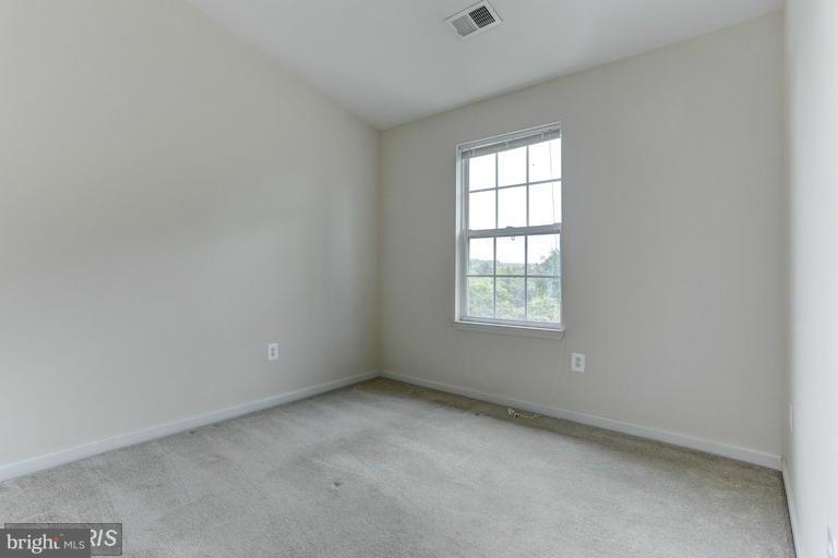 VISTA GARDENS PLAT 1> - Residential Lease