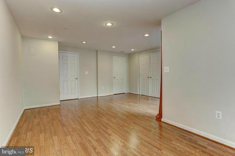 VISTA GARDENS PLAT 1> - Residential Lease