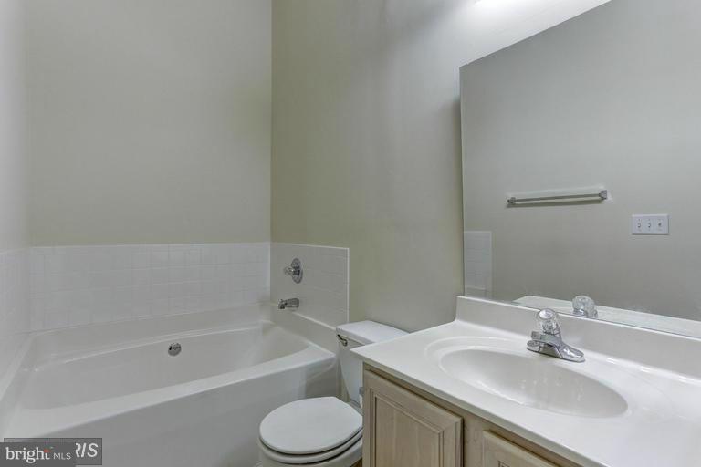 VISTA GARDENS PLAT 1> - Residential Lease