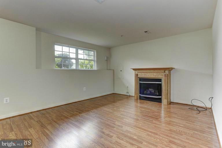 VISTA GARDENS PLAT 1> - Residential Lease