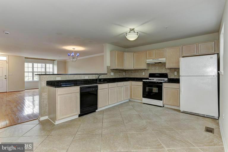 VISTA GARDENS PLAT 1> - Residential Lease