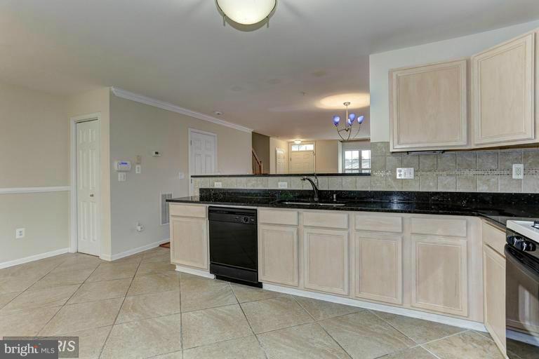 VISTA GARDENS PLAT 1> - Residential Lease