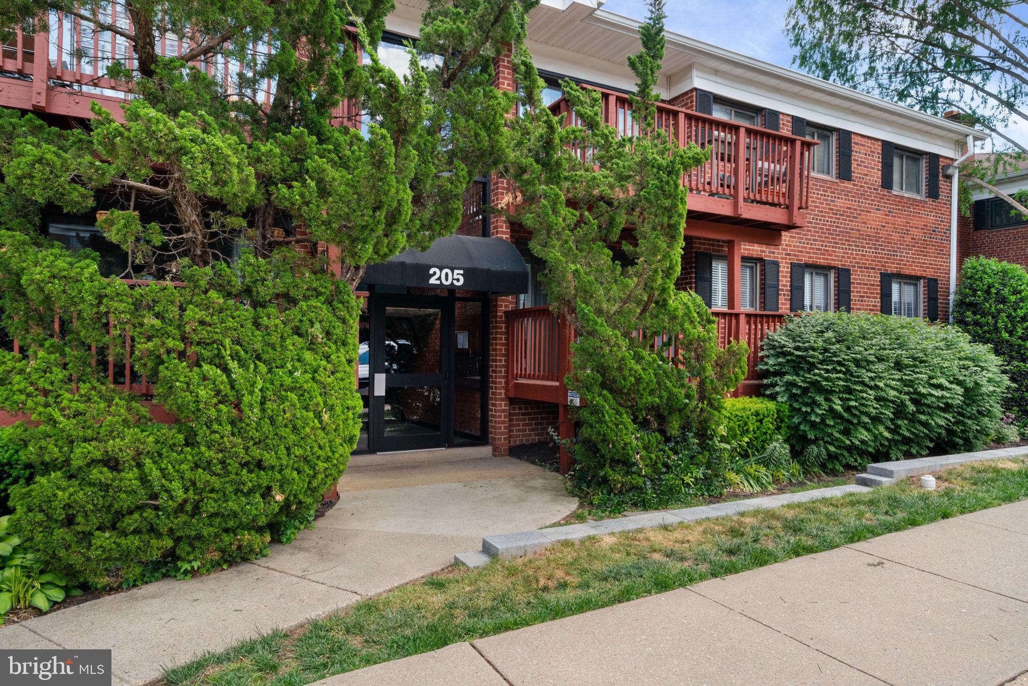 205 SKYHILL ROAD 8