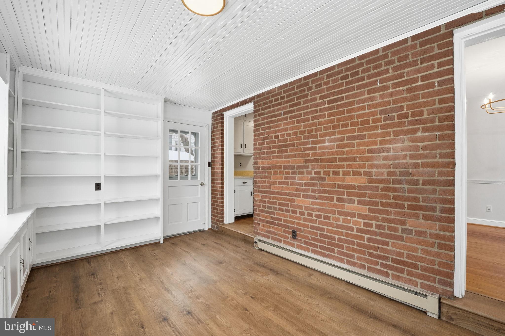 BROYHILL HEIGHTS - Residential