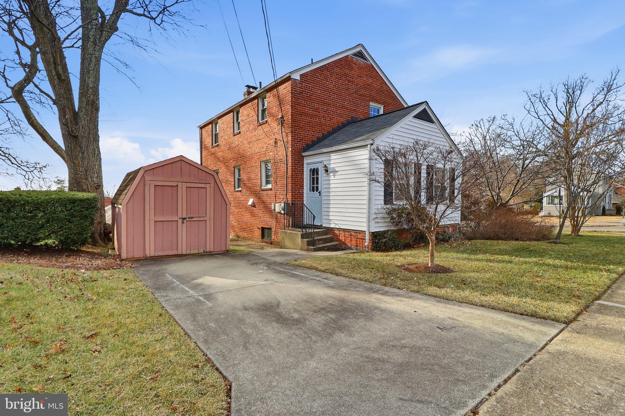 BROYHILL HEIGHTS - Residential