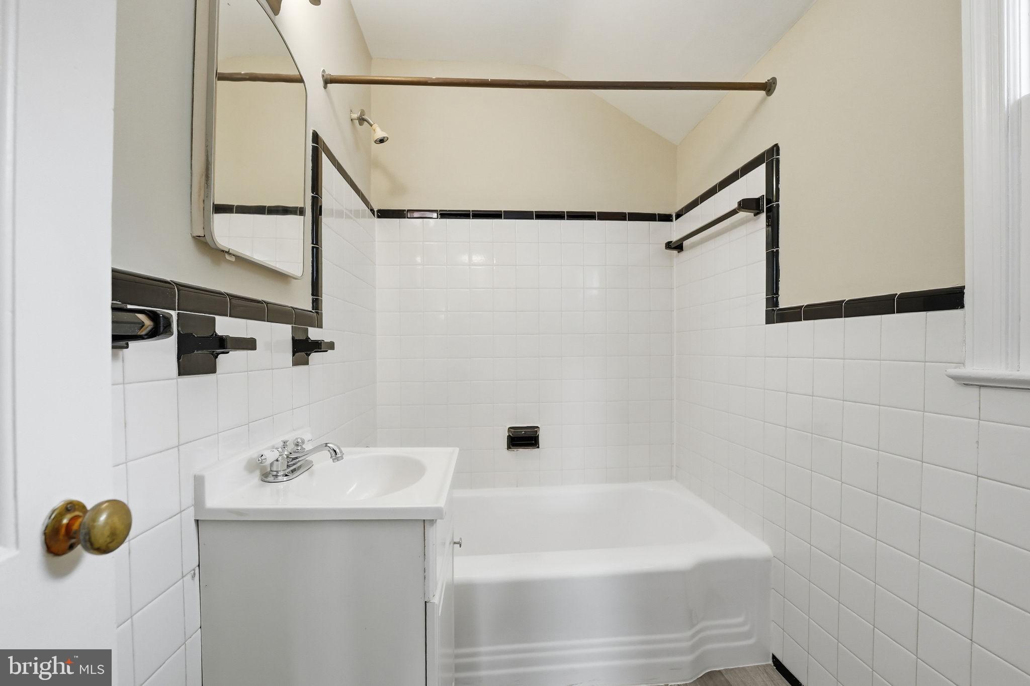 BROYHILL HEIGHTS - Residential