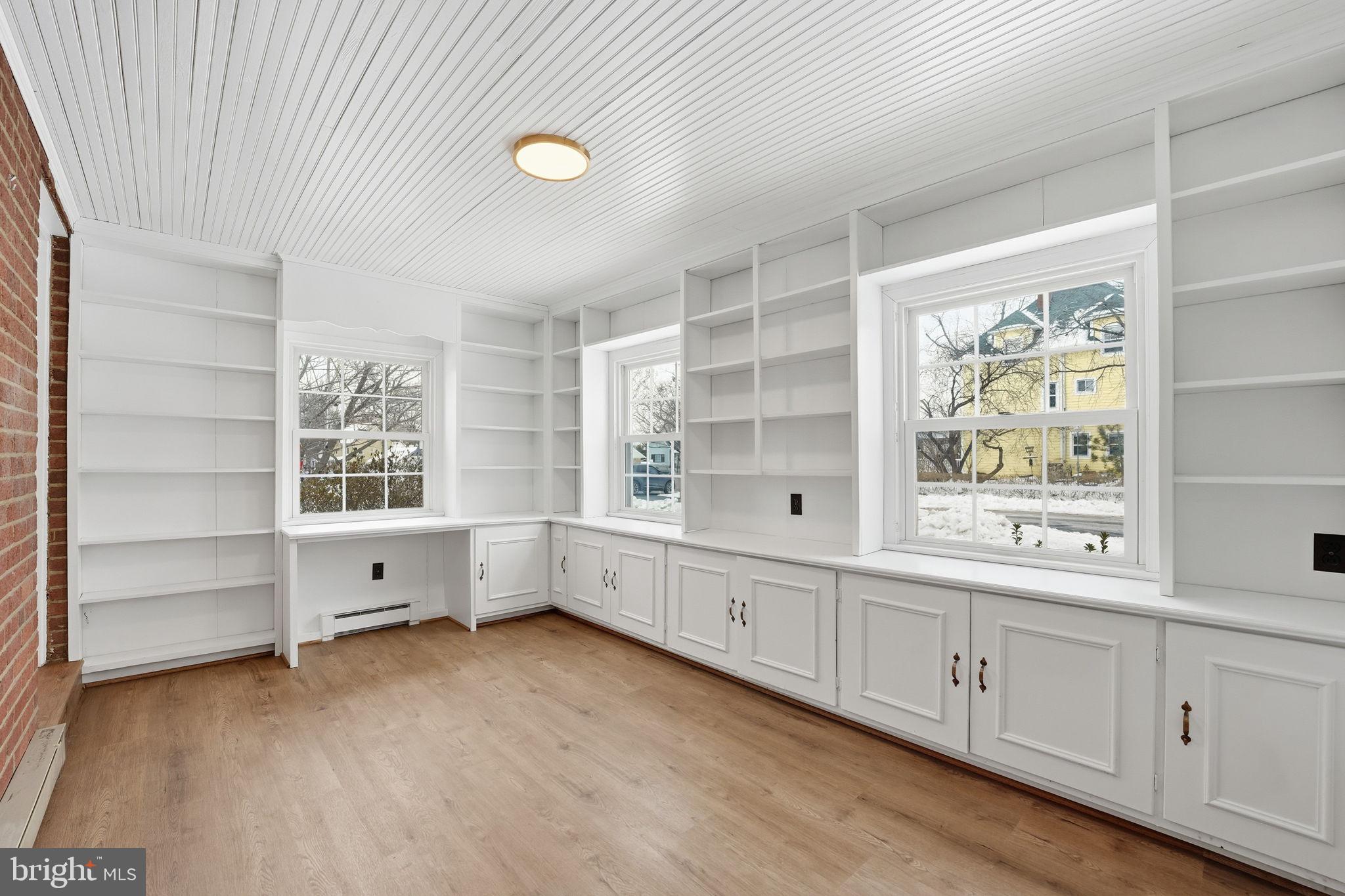 BROYHILL HEIGHTS - Residential