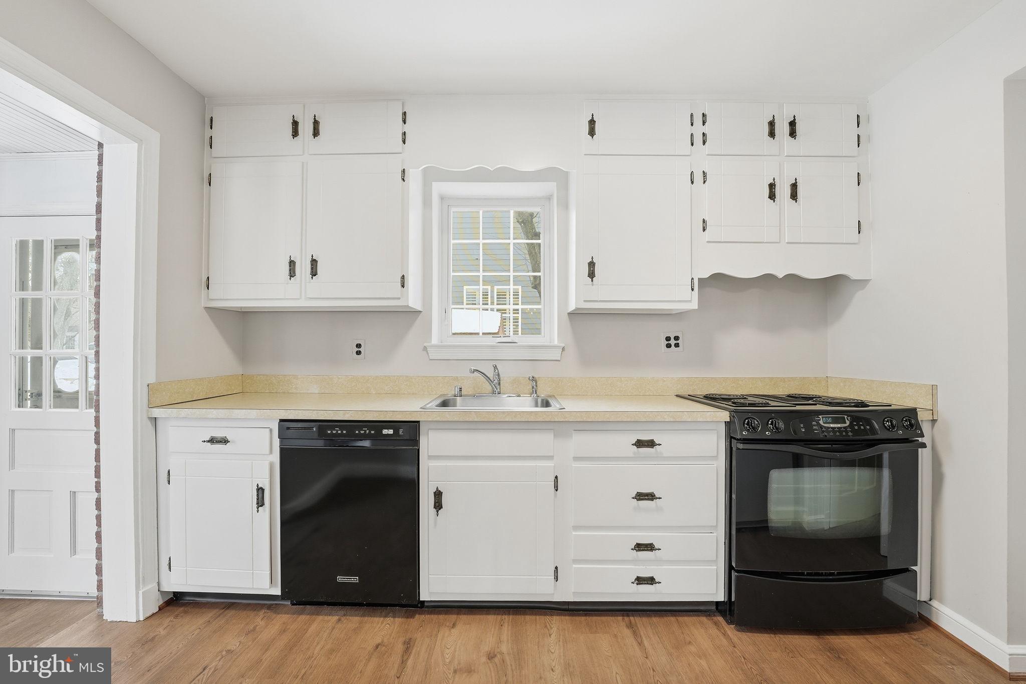 BROYHILL HEIGHTS - Residential