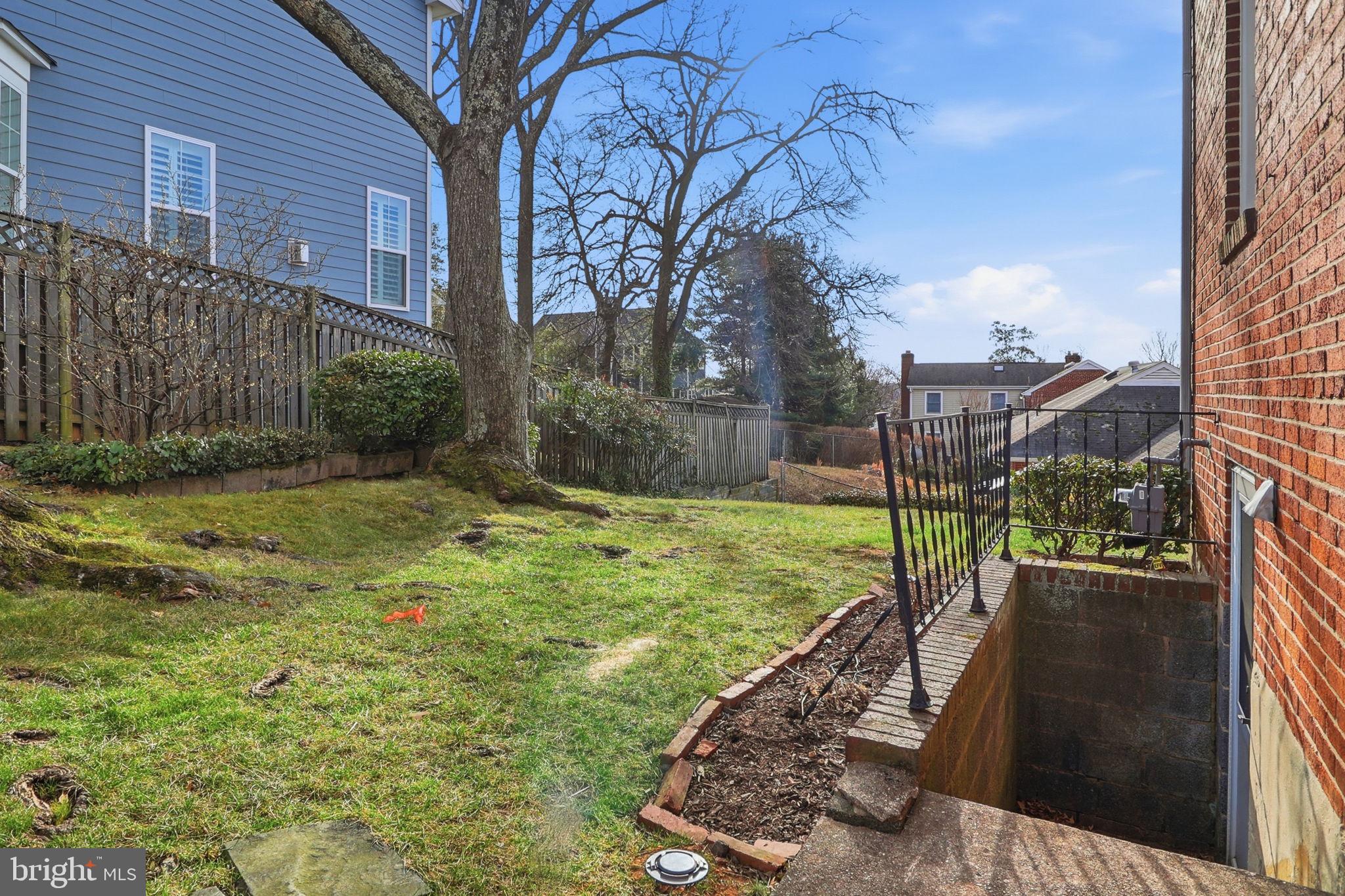 BROYHILL HEIGHTS - Residential