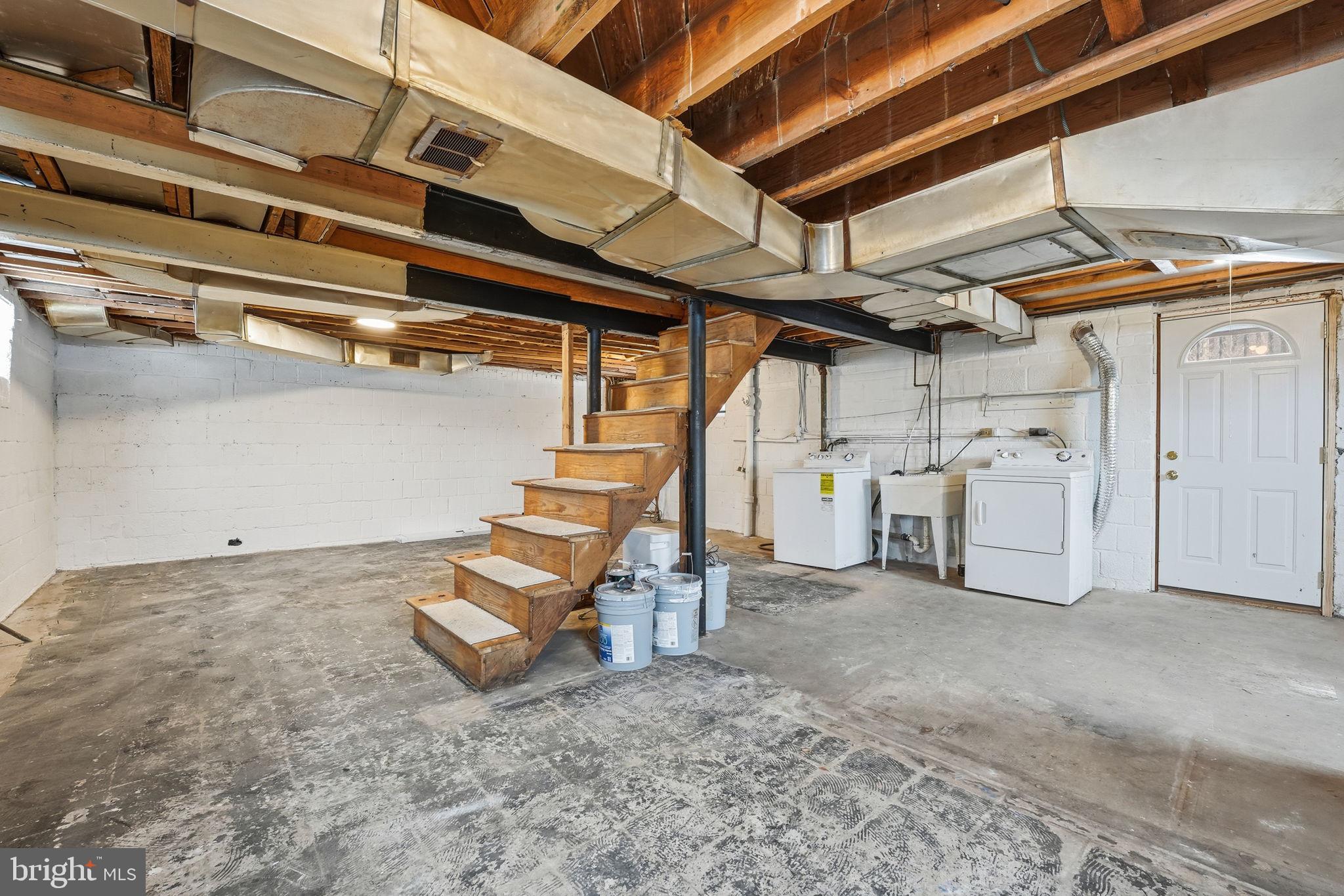 BROYHILL HEIGHTS - Residential