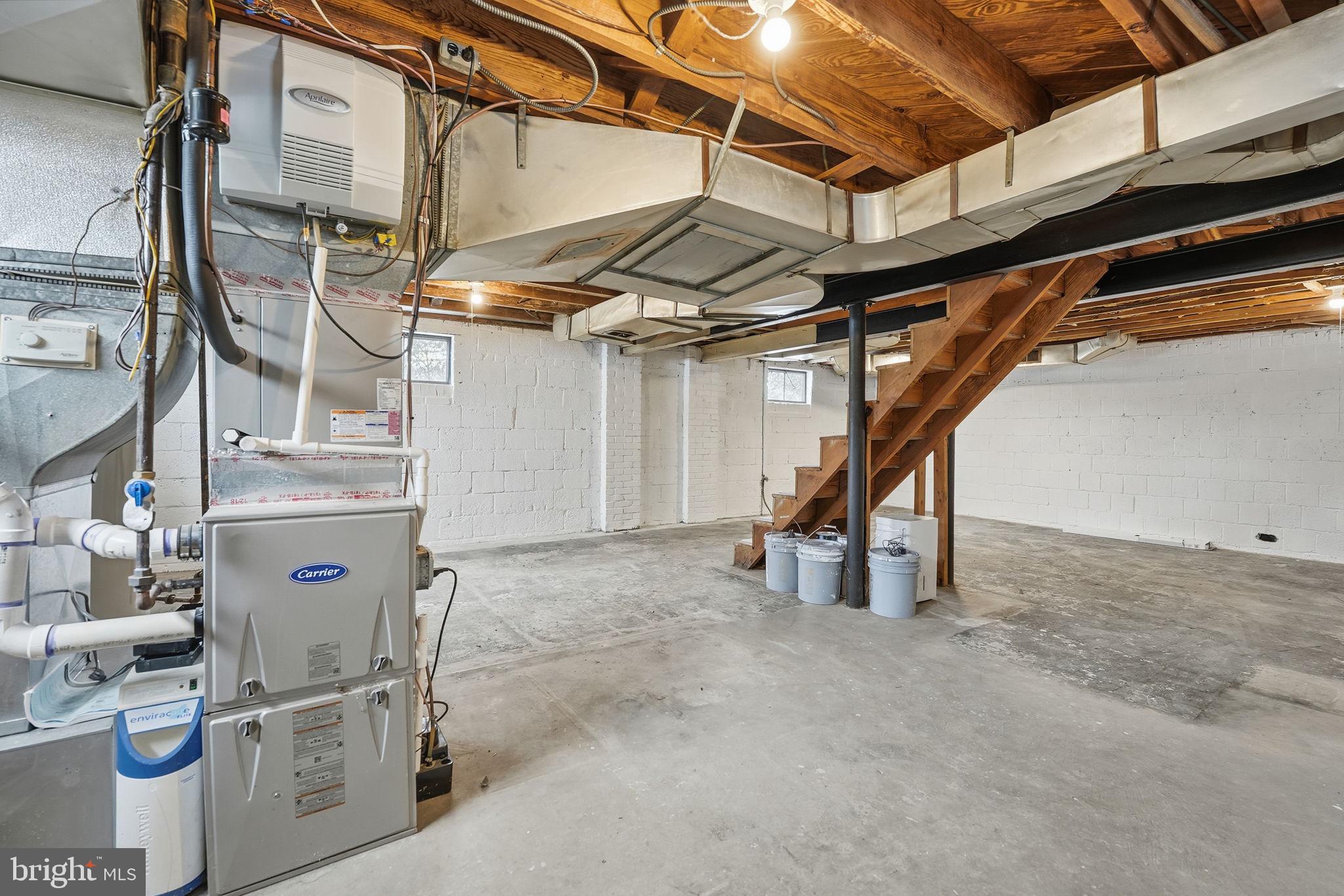 BROYHILL HEIGHTS - Residential