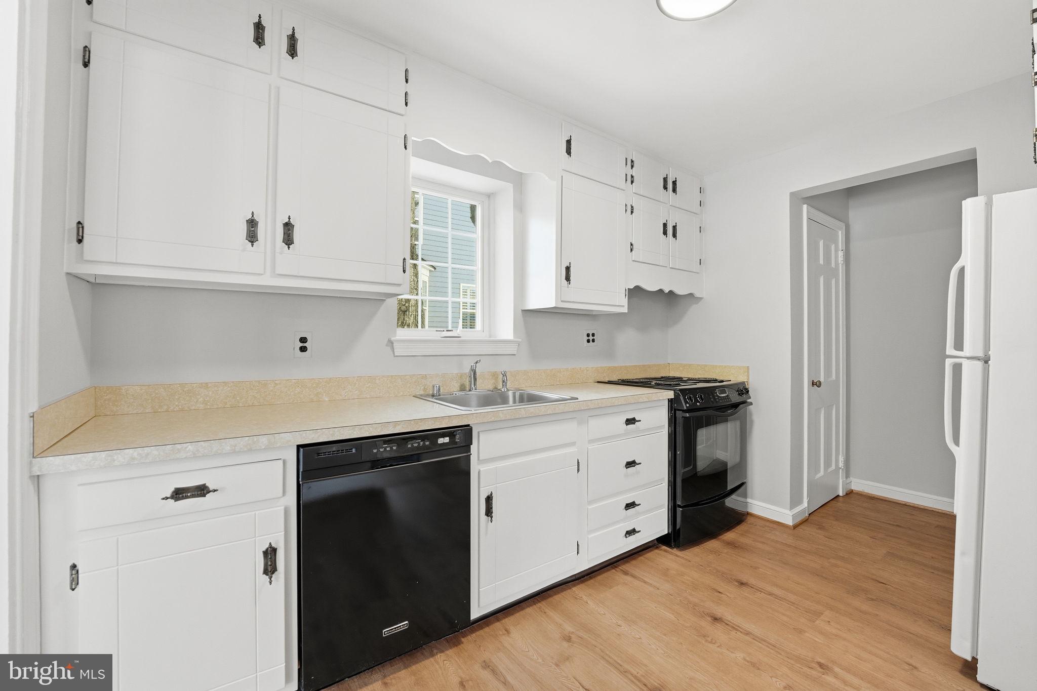 BROYHILL HEIGHTS - Residential