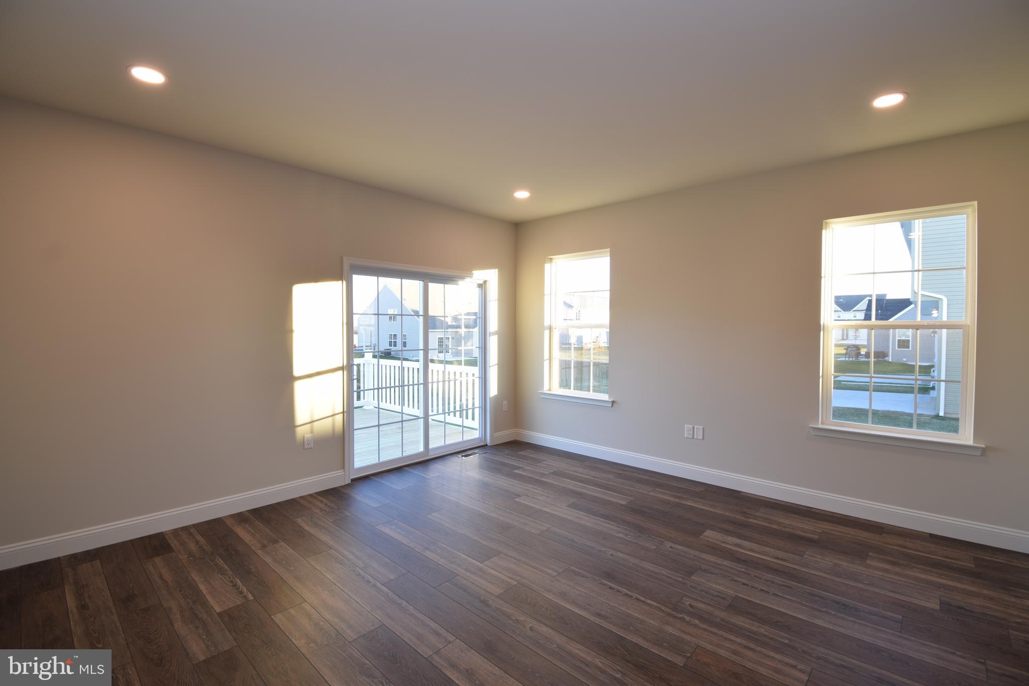 MCINTOSH FARMS - Residential