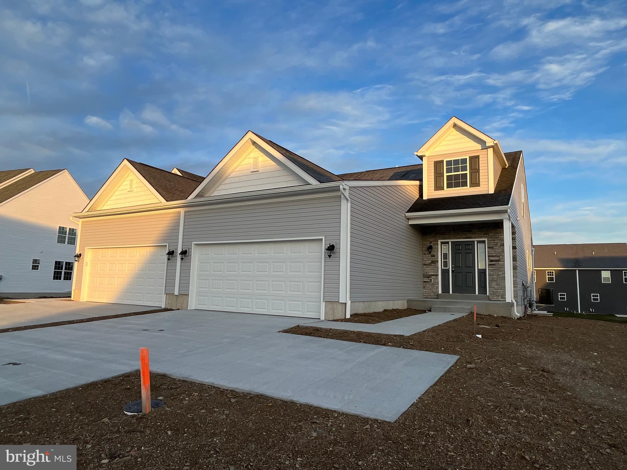 MCINTOSH FARMS - Residential