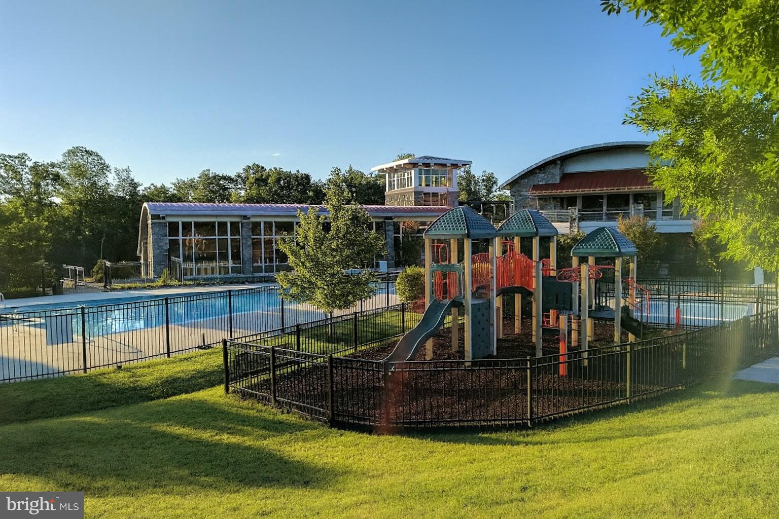 POTOMAC CLUB - Residential