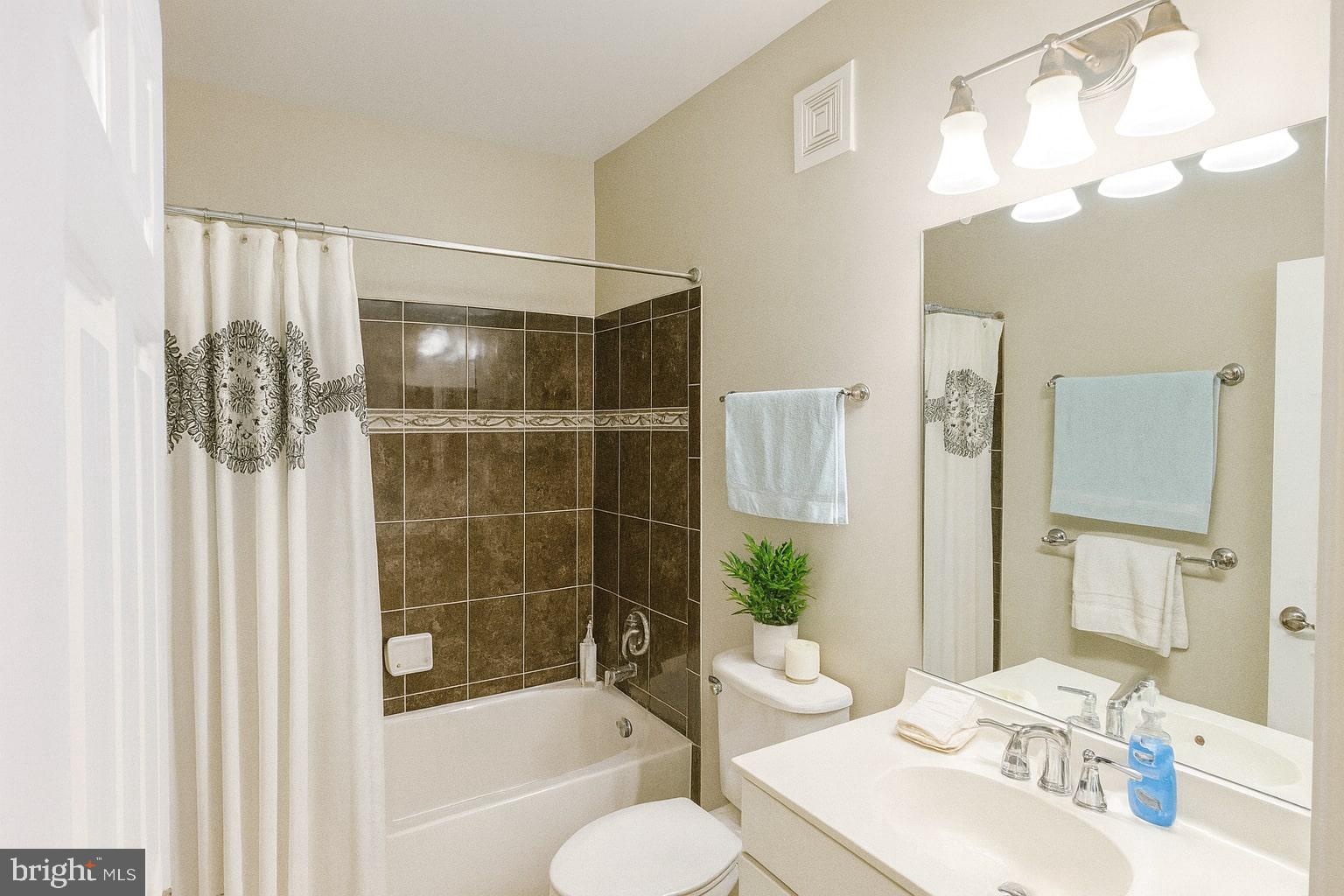 POTOMAC CLUB - Residential