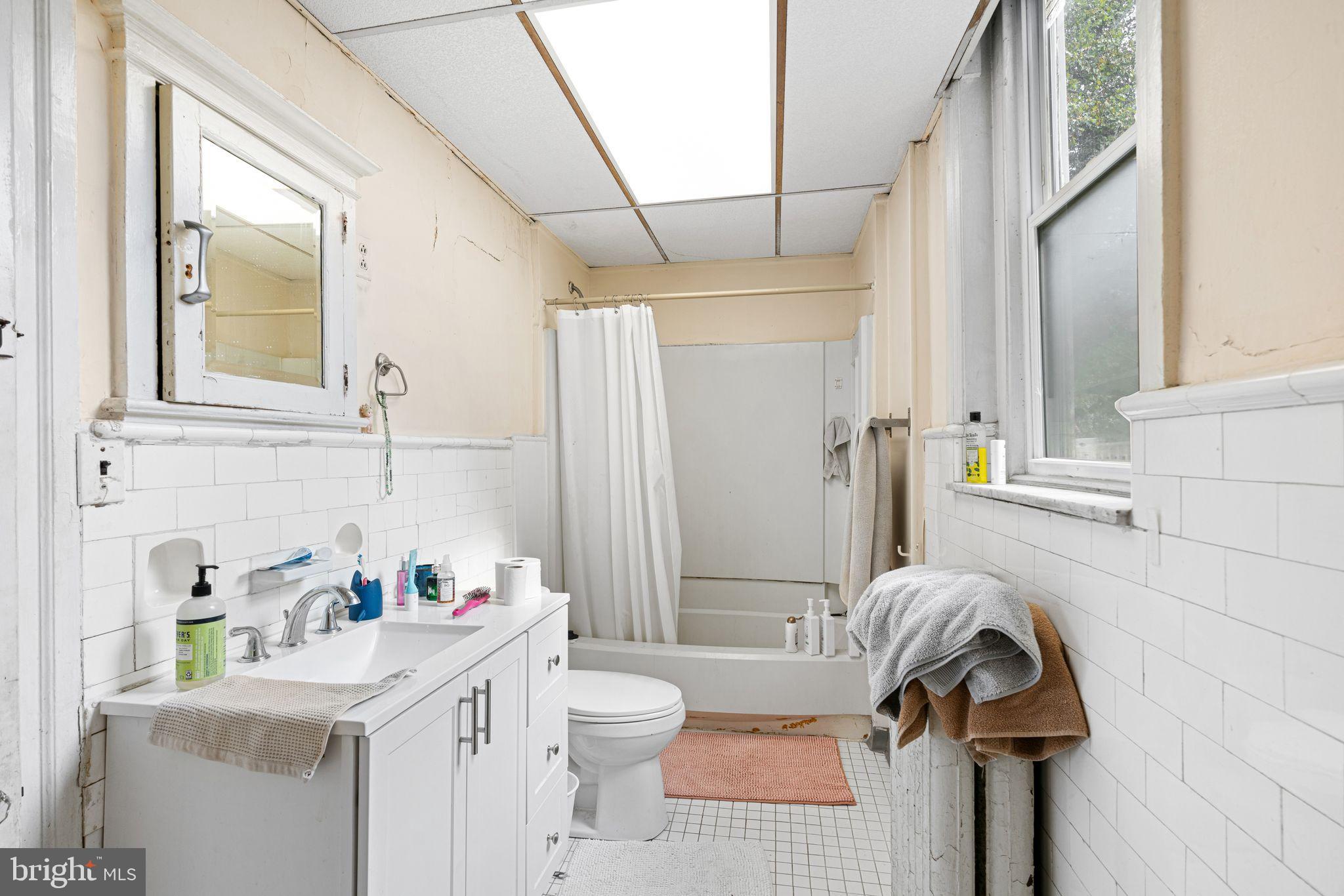 MANAYUNK - Commercial Sale