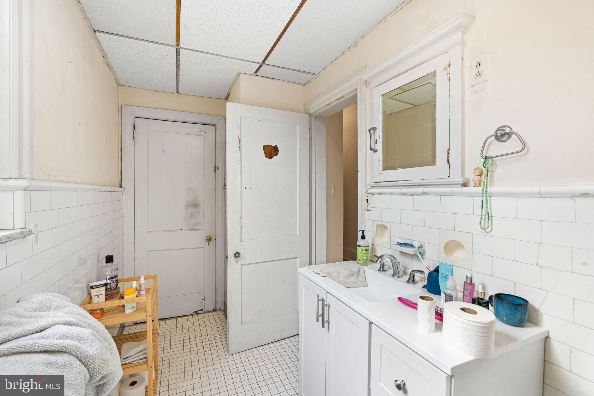 MANAYUNK - Commercial Sale