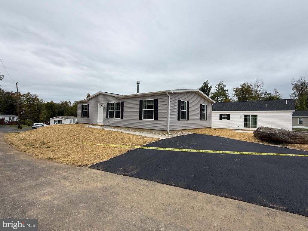 Photo of 497 Roeder Lane, SELLERSVILLE, PA 19440 (MLS # PABU2099252)