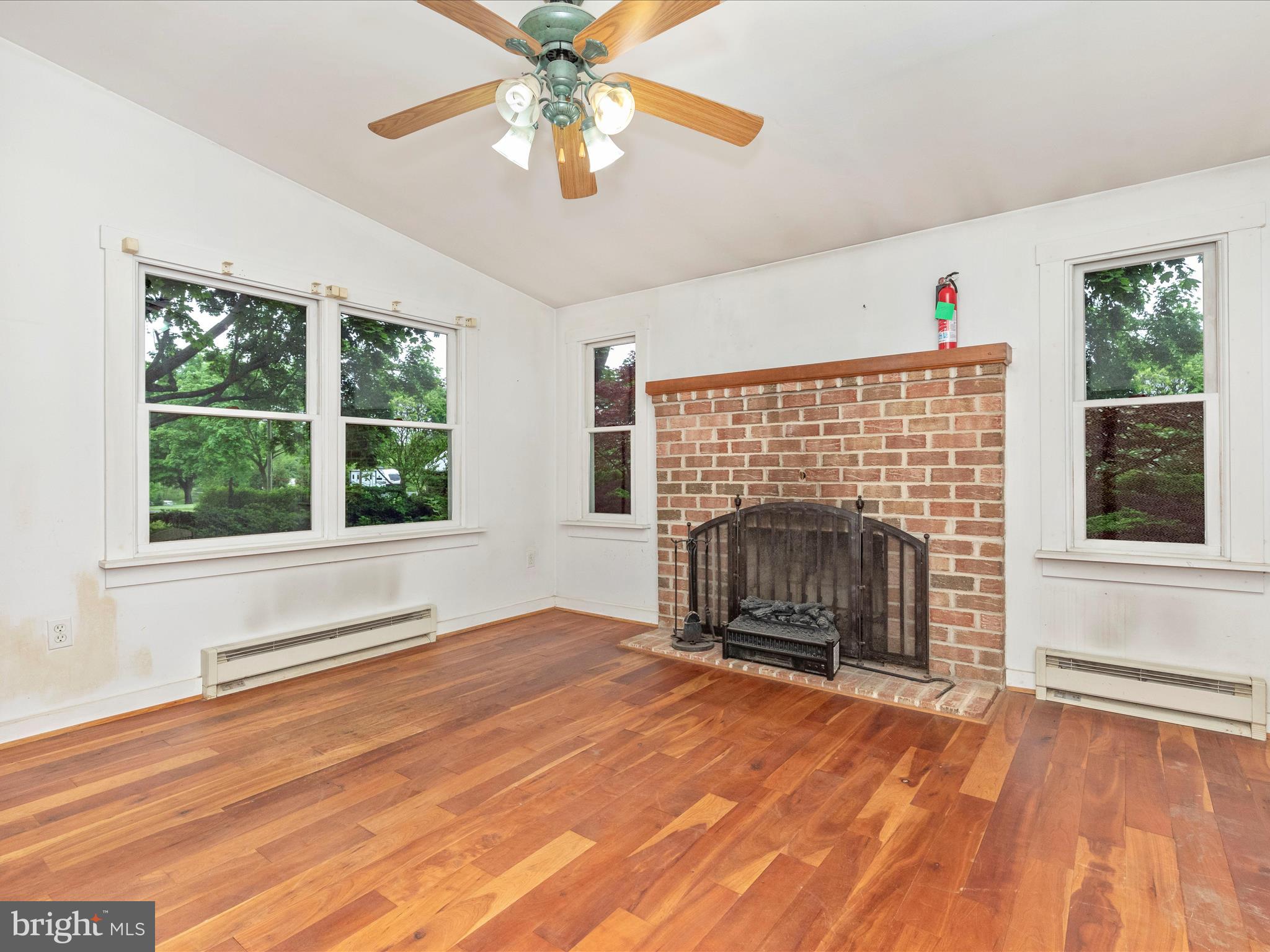 UNIONTOWN - Residential