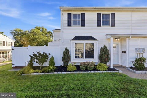 Townhouse For Sale - 30 Reliance Ct Ct<br/> Bucks County, TELFORD, PA 18969