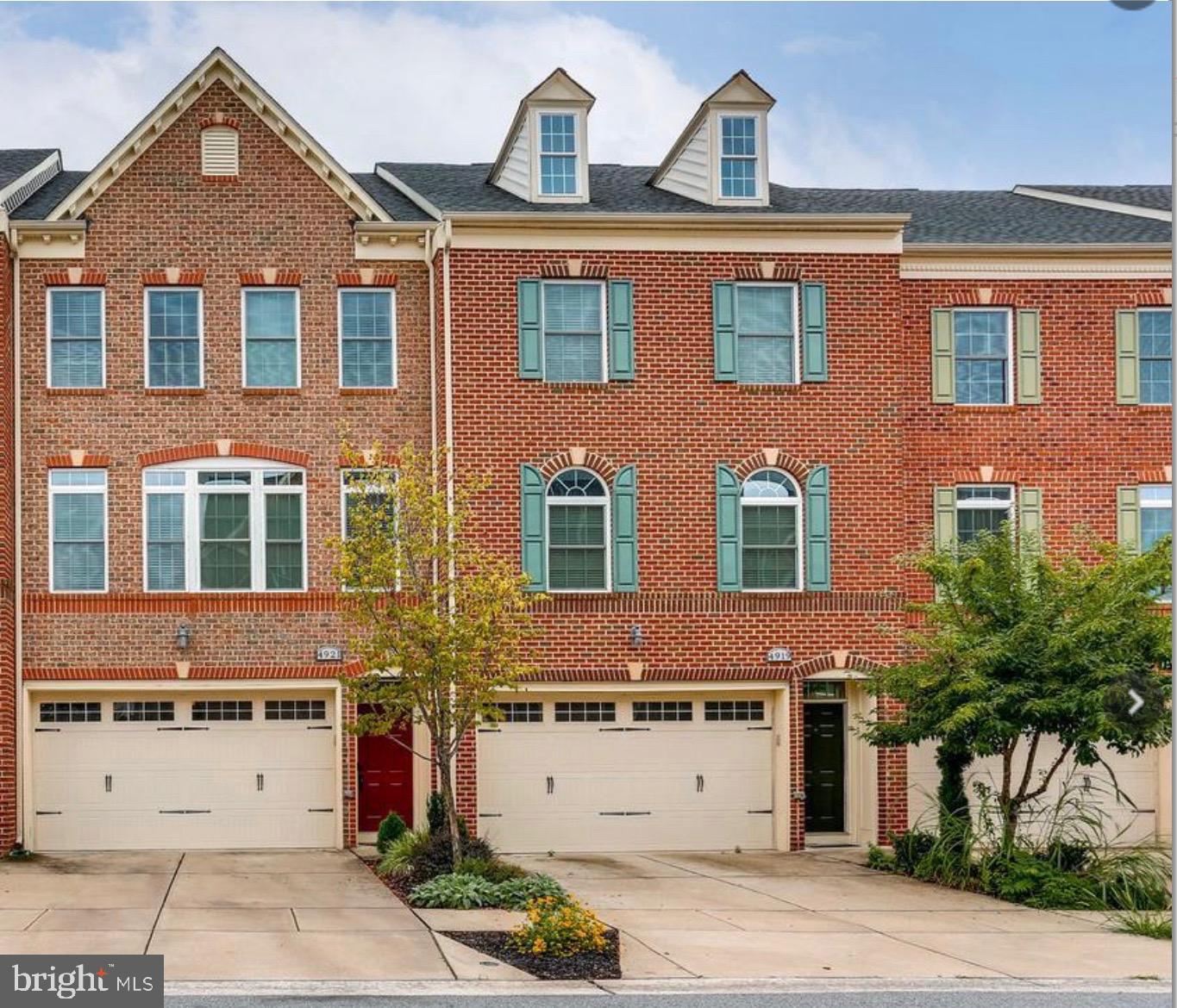 Spacious townhome in wonderful Fairwood community! At approximately 3300 sq ft, this home will be ready for immediate move in approximately July 21. Featuring an open floor plan with a living/dining combo, the space flows into the family room off kitchen, where you'll find a long island, stainless steel appliances, panty and ample cabinetry. The upstairs primary room is positively huge with a tray ceiling that adds additional height and an en suite bath with a separate jacuzzi tub and shower. The expansive lower level rec room is a walk out with a full bath . Relax on the deck with a private treed view or in the fully fenced in backyard. The community offers pathways, ponds, community center, pools and amenities, parks, recreational complexes, nearby schools, nearby retail and nature trails. Close to major roads and much more!