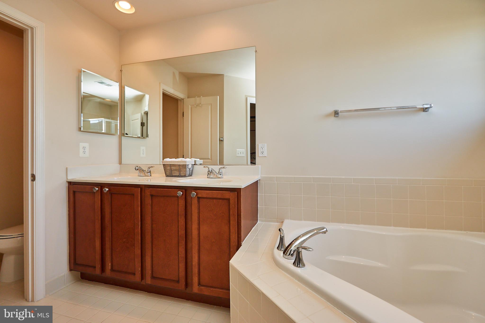 PEMBROOKE - Residential