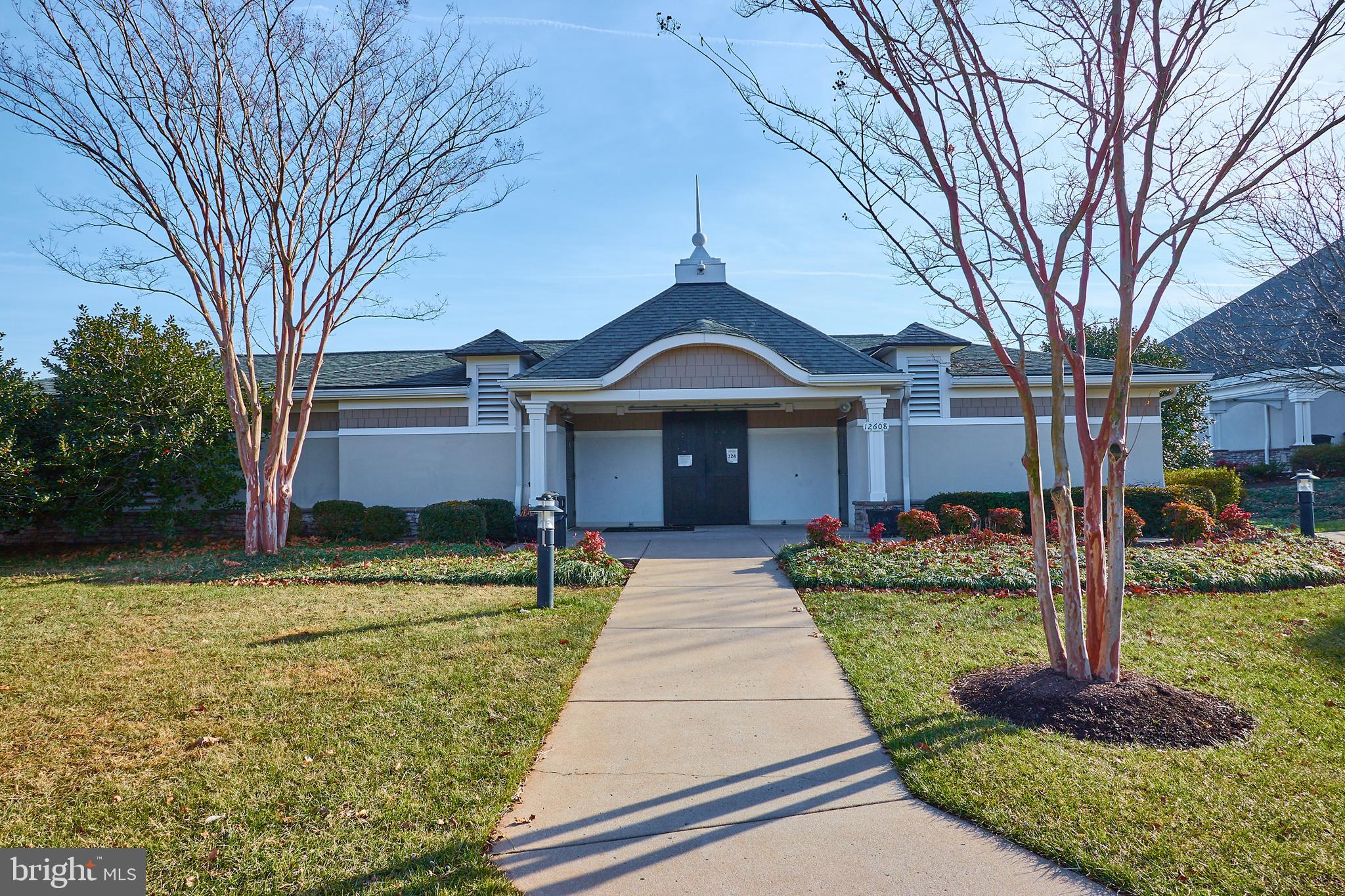 PEMBROOKE - Residential