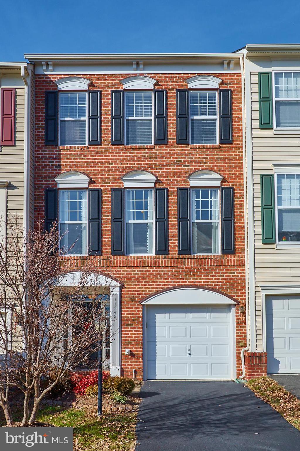 PEMBROOKE - Residential