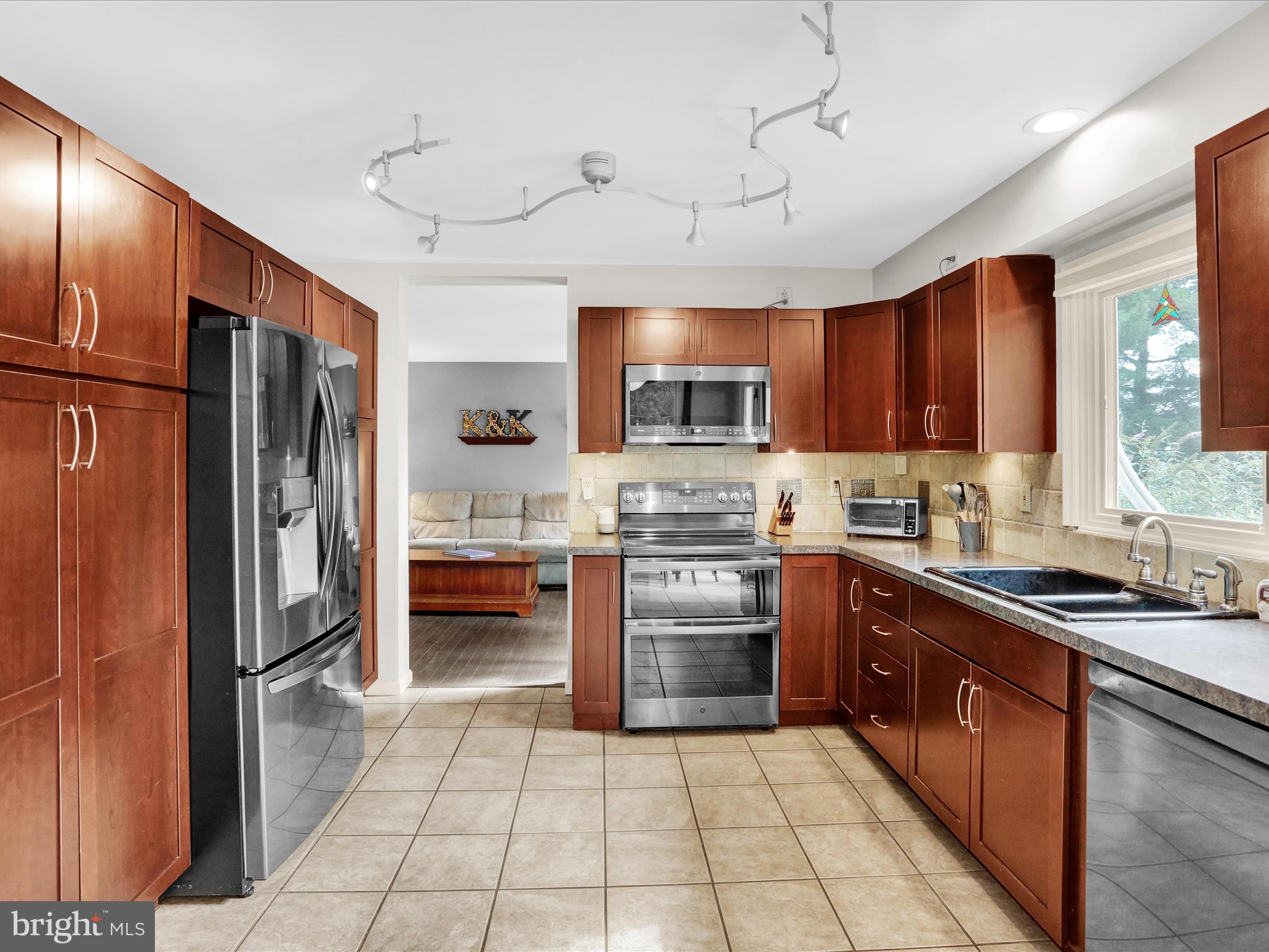 HILLTOP ESTATES NO - Residential