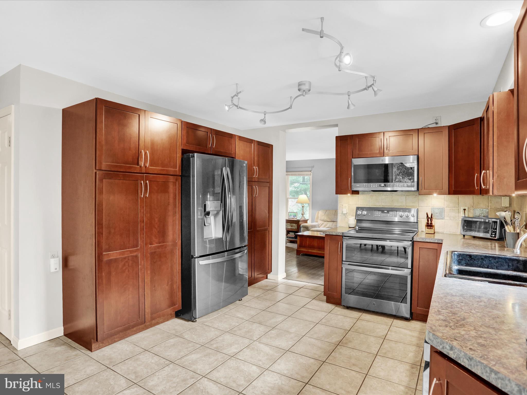 HILLTOP ESTATES NO - Residential