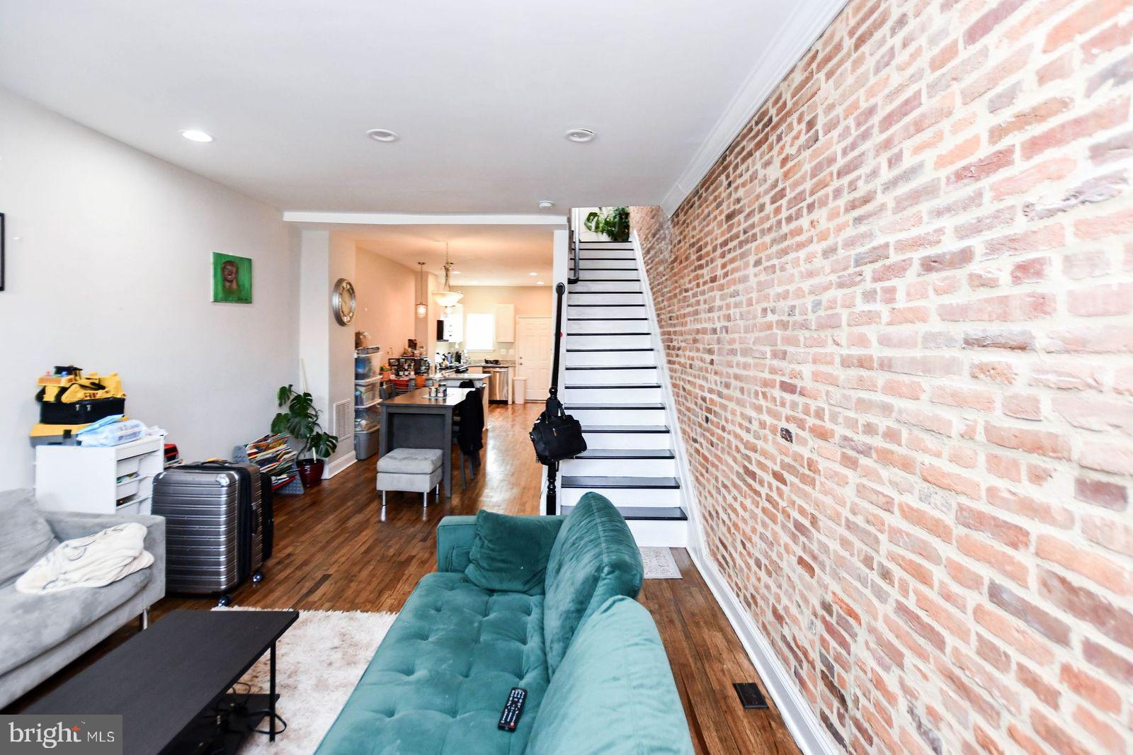 BROADWAY EAST - Residential