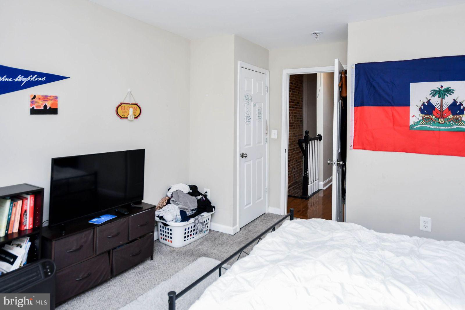 BROADWAY EAST - Residential