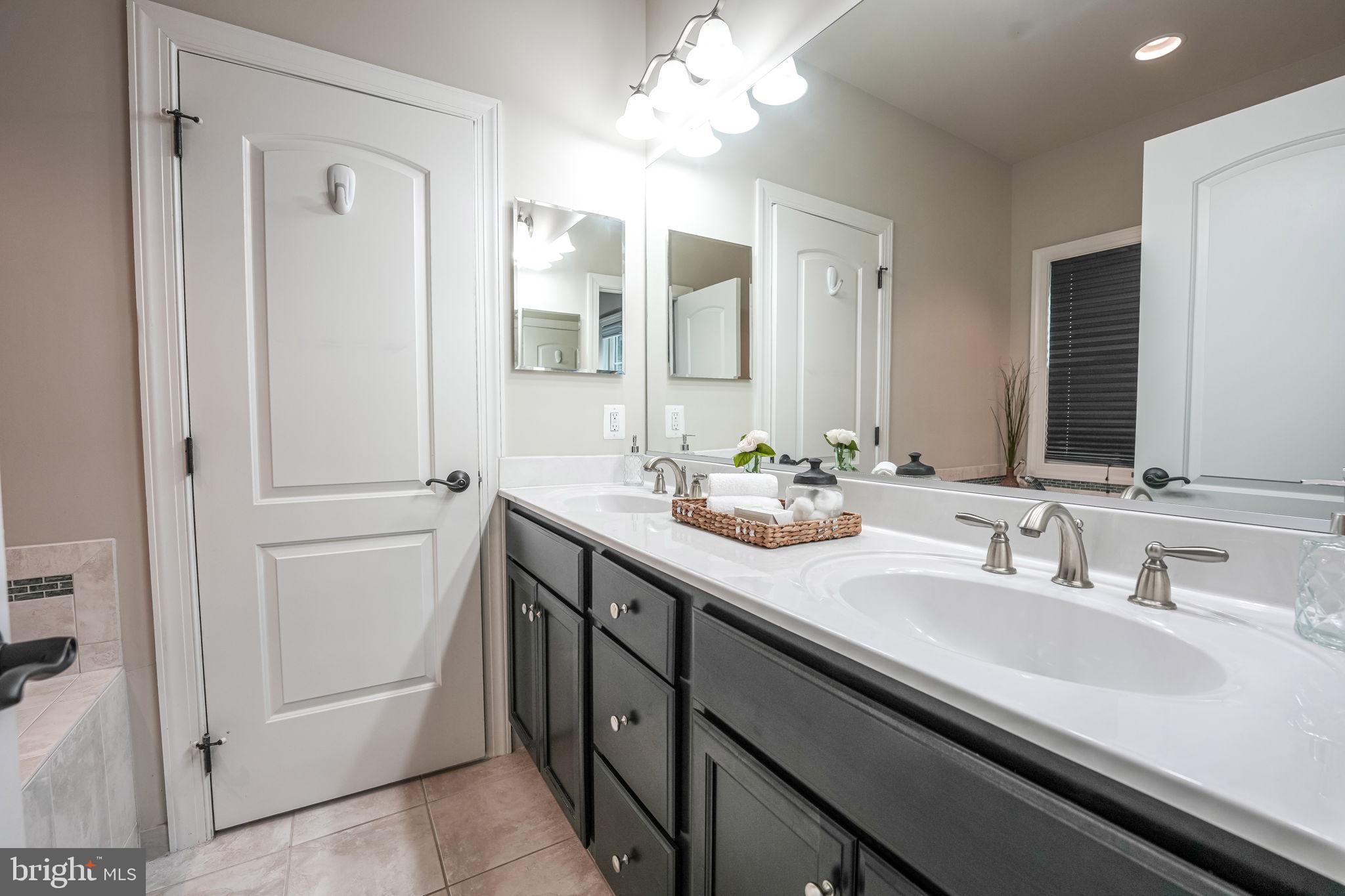 PIMMIT HILLS - Residential