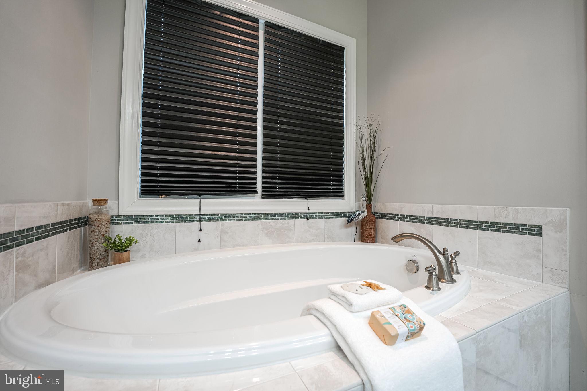 PIMMIT HILLS - Residential