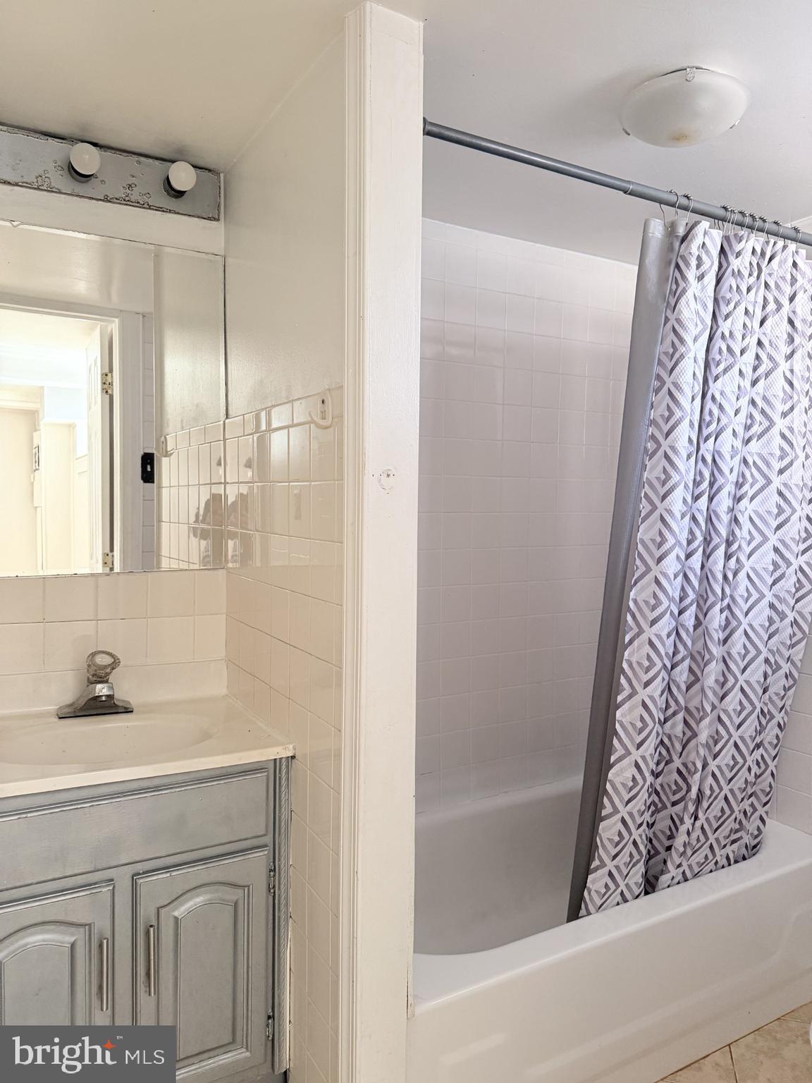 PHILADELPHIA (NORTHEAST) - Residential