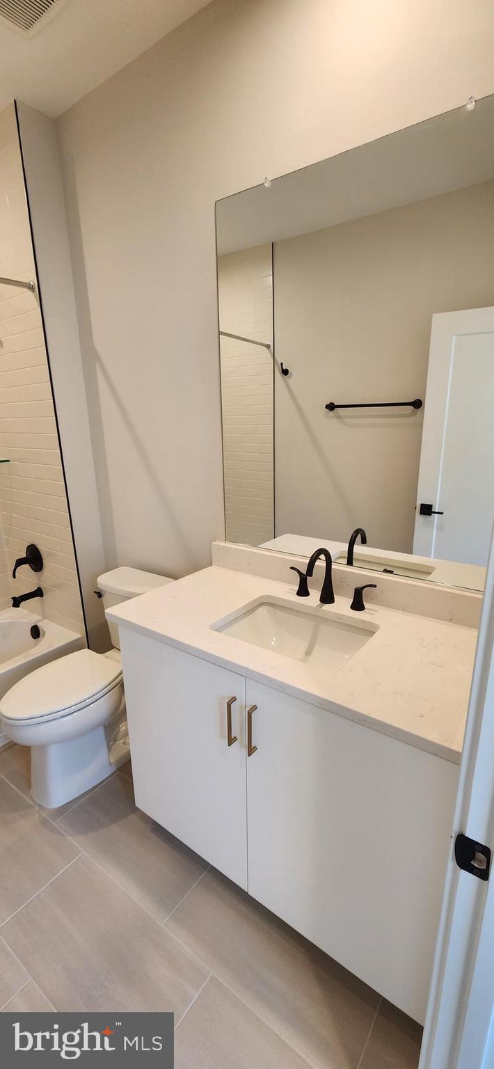 FAIRFAX - Residential Lease