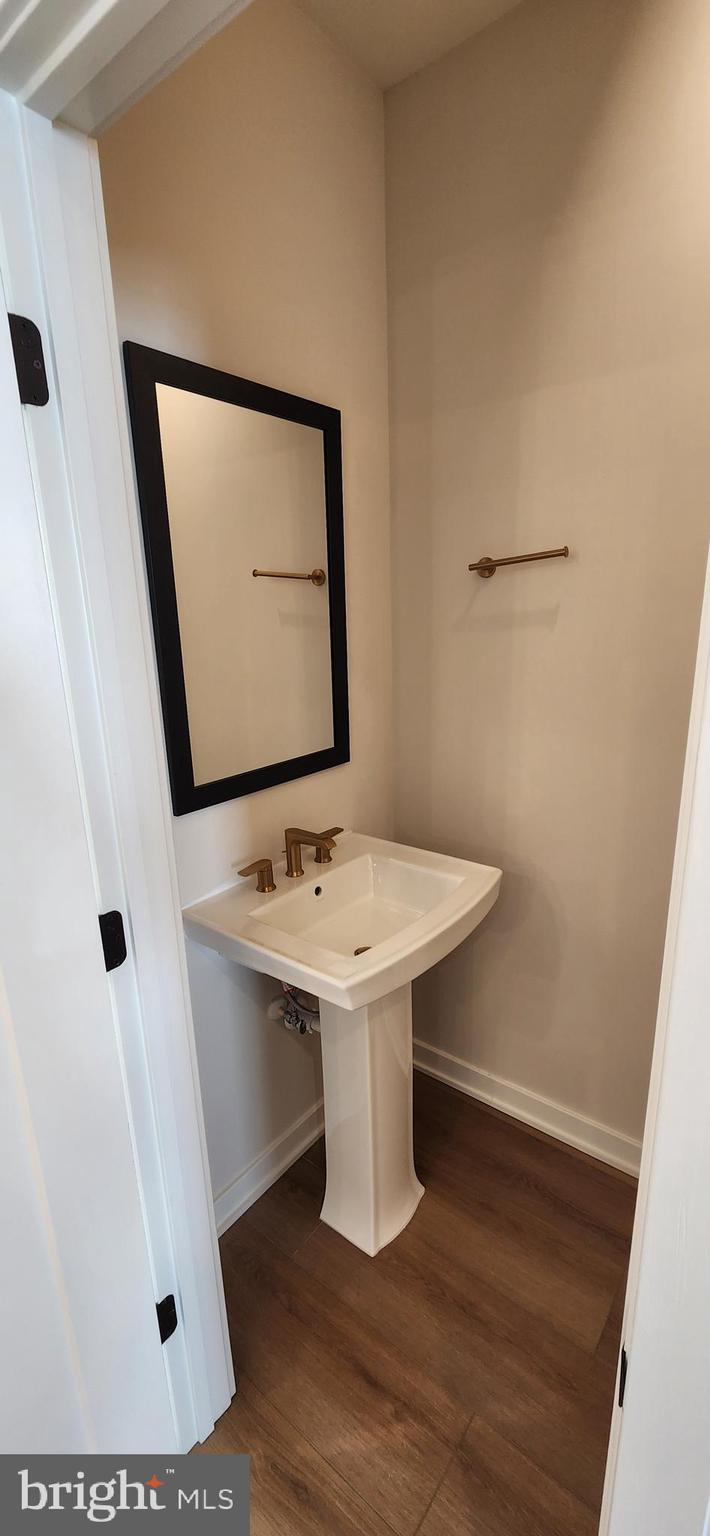 FAIRFAX - Residential Lease