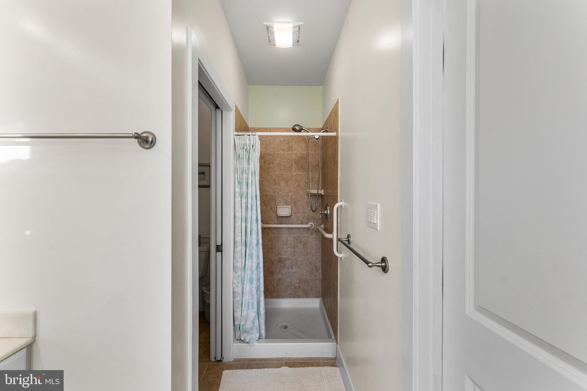 11 54th St # 203, Ocean City, MD, 21842, USA, 5 Bedrooms Bedrooms, ,5 BathroomsBathrooms,Condo,Active,11 54th St # 203,MDWO2039184