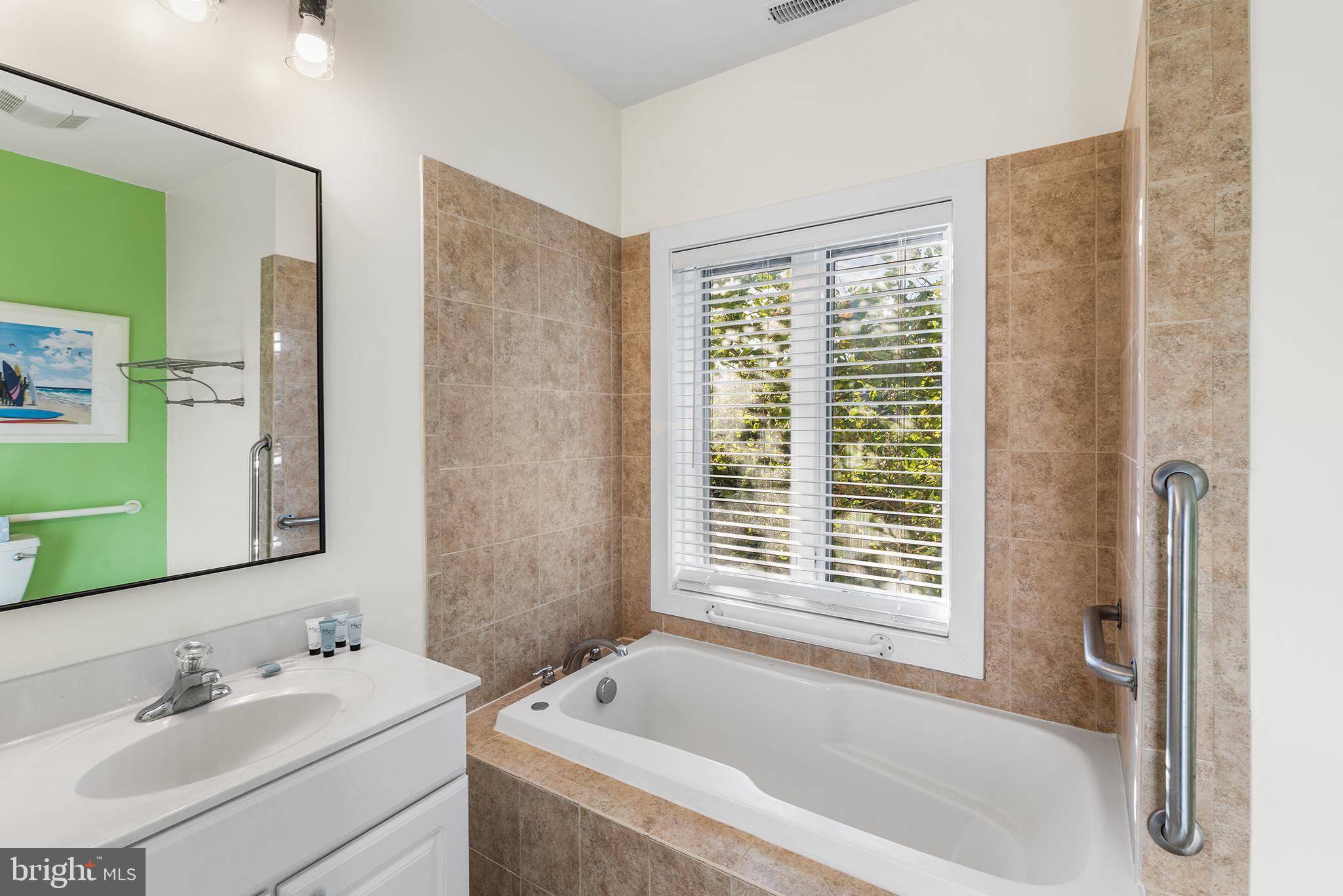 11 54th St # 203, Ocean City, MD, 21842, USA, 5 Bedrooms Bedrooms, ,5 BathroomsBathrooms,Condo,Active,11 54th St # 203,MDWO2039184